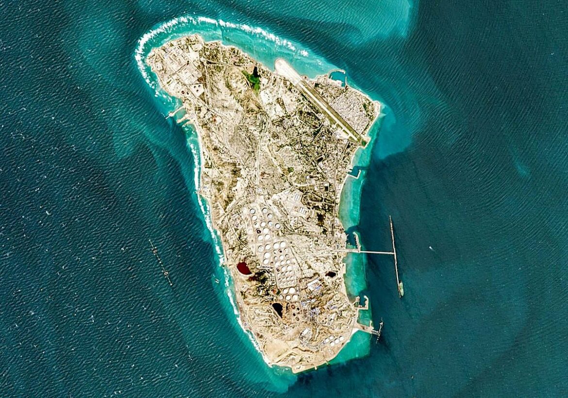 Trump bombardea la isla de Kharg, la «joya» petrolífera de Irán