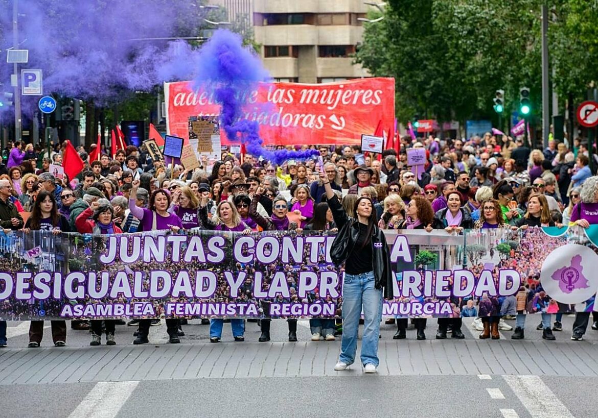 El feminismo se moviliza en el 8M en Murcia frente a «la deriva del odio» y el riesgo de «retroceso»