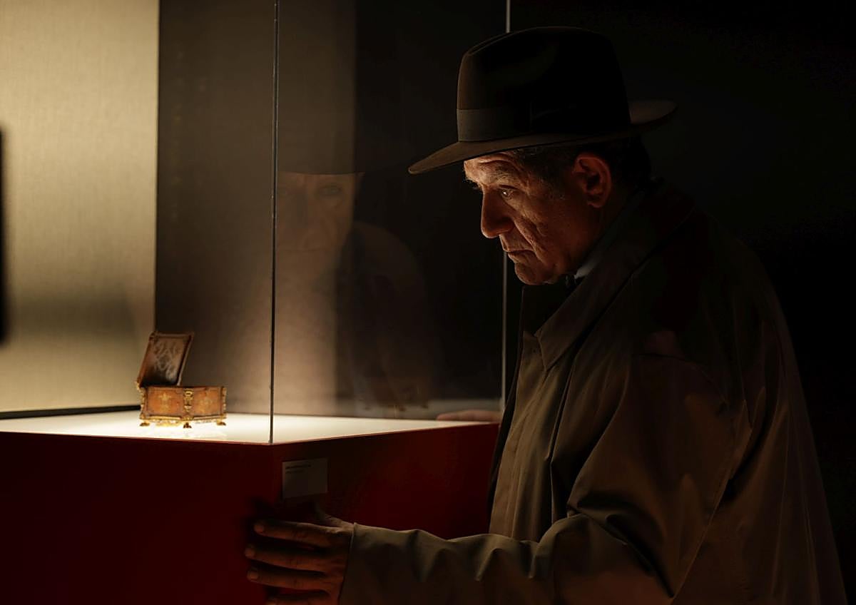 Imagen secundaria 1 - Biel Montoro, Inma Cuesta, Pedro Casablanc y Ana Wagener, en tres fotogramas de la ficción.