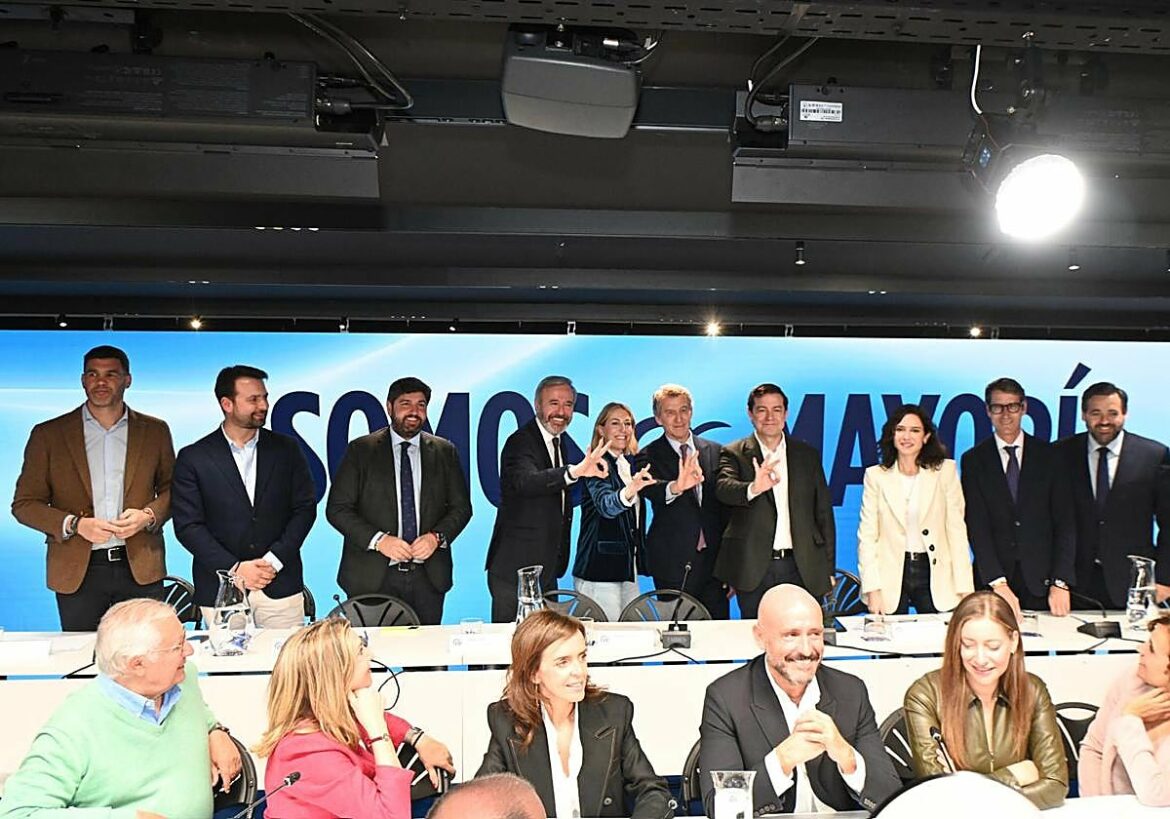 López Miras interpreta los resultados de Castilla y León como muestra de que «la gente se ha cansado de bloqueos»