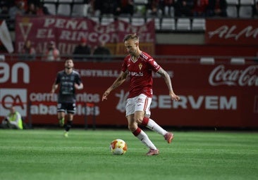 El Real Murcia derriba el muro del Tarazona y vence a todos sus demonios