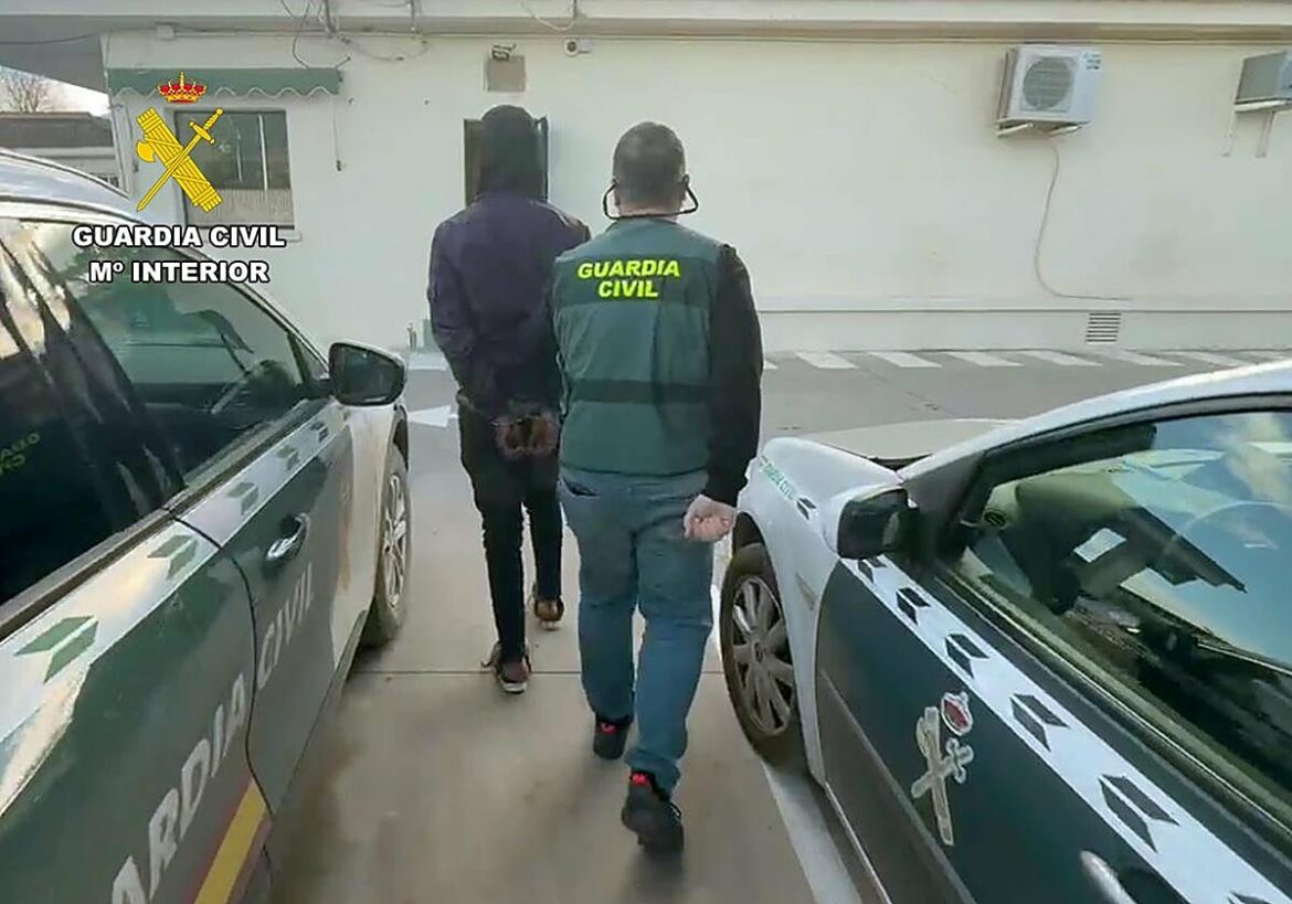 Detienen en Torre Pacheco al presunto autor de una decena de robos