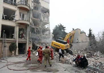 Irán abre el estrecho de Ormuz a países «no hostiles» y Trump dice que Teherán ha renunciado al «arma nuclear»