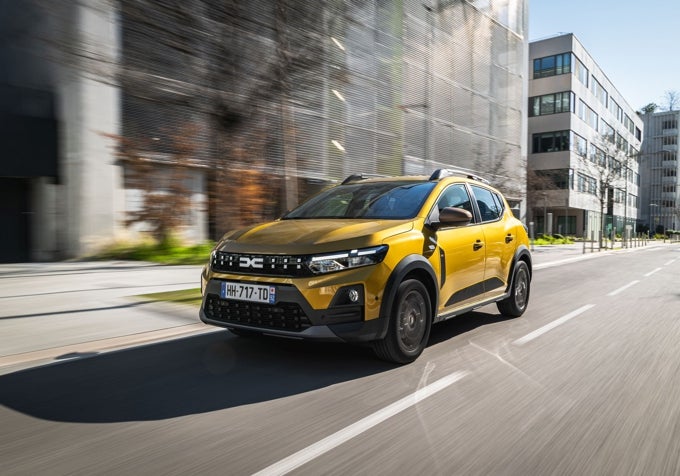 Utilitarios y económicos: así son los coches más vendidos en España