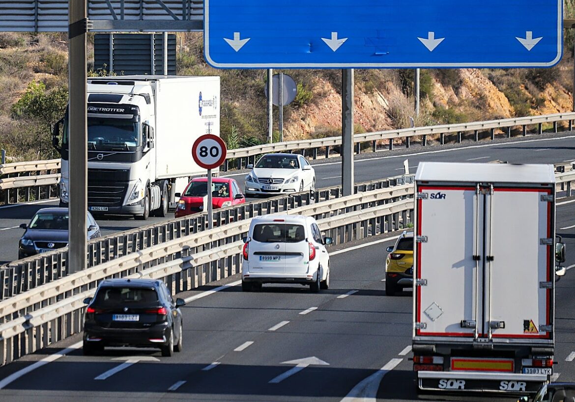 Los transportistas de la Región se preparan para la batalla legal contra el cártel del neumático