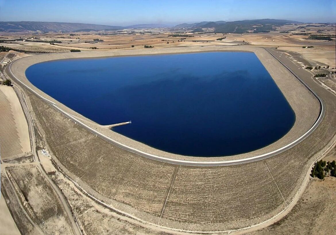 Impulso a las obras del Trasvase Júcar-Vinalopó con la duda de una conexión murciana