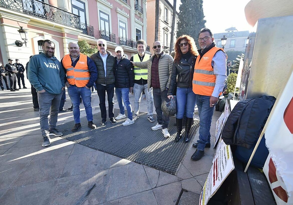 Desconvocan la huelga del servicio de autobús a pedanías de Murcia prevista para esta Semana Santa