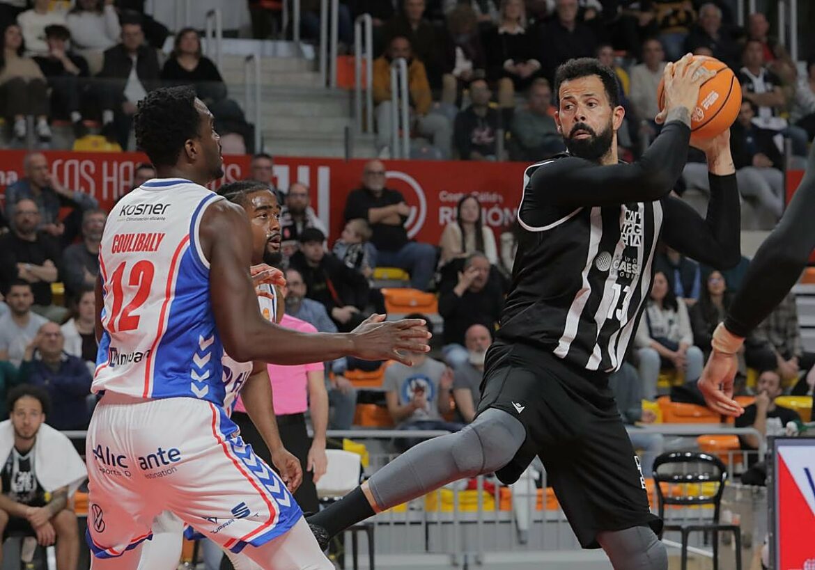 El Caesa cambia el partido del sábado a las 20.30 horas para que los abonados del Efesé puedan ir