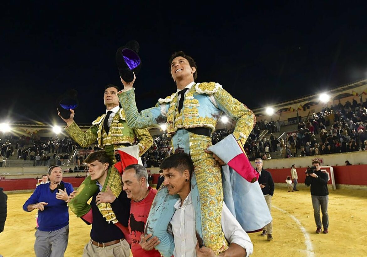 Paco Ureña y Roca Rey abren la puerta grande en Lorca