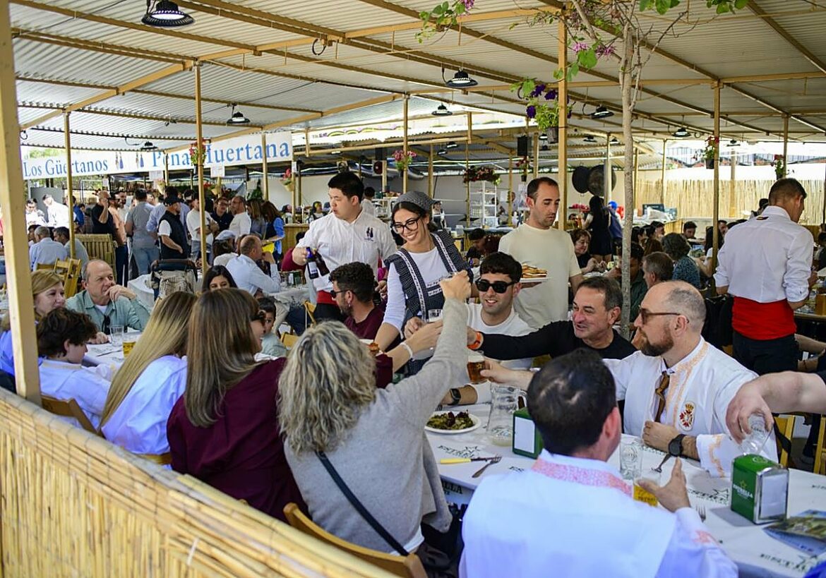 Las barracas echan el cierre a las Fiestas de Primavera en Murcia a pesar de la lluvia