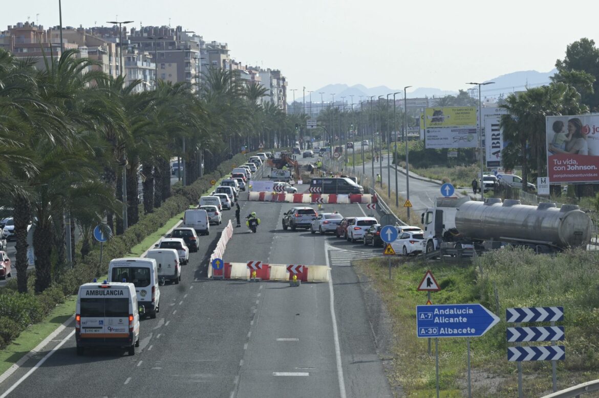 El Ayuntamiento de Murcia estalla contra la Delegación del Gobierno por los atascos en la Ronda Oeste