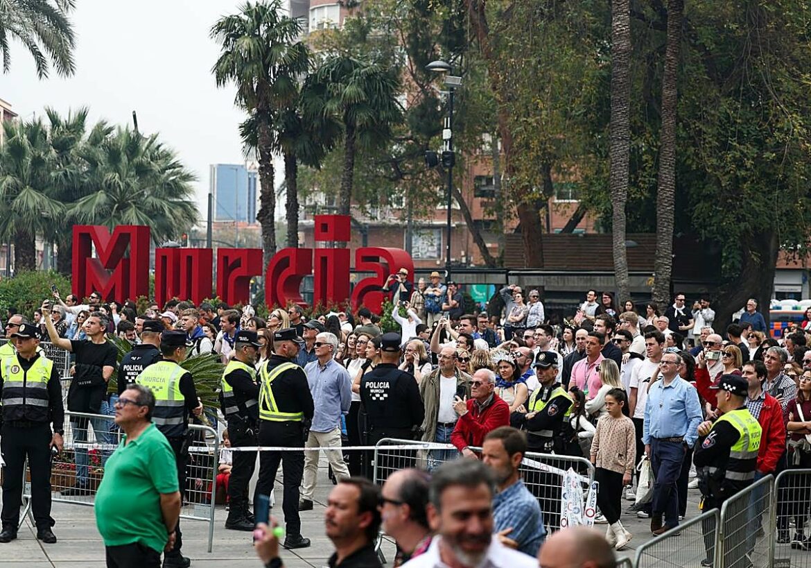 Emergencias realiza 55 asistencias en el Entierro de la Sardina de Murcia