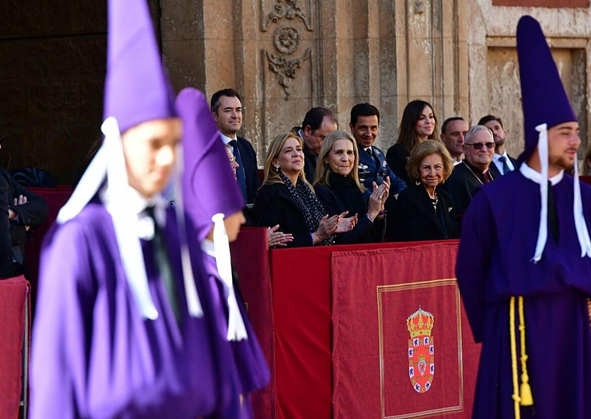 La Reina Sofía y las Infantas disfrutan de la mañana ‘morá’ de los Salzillos