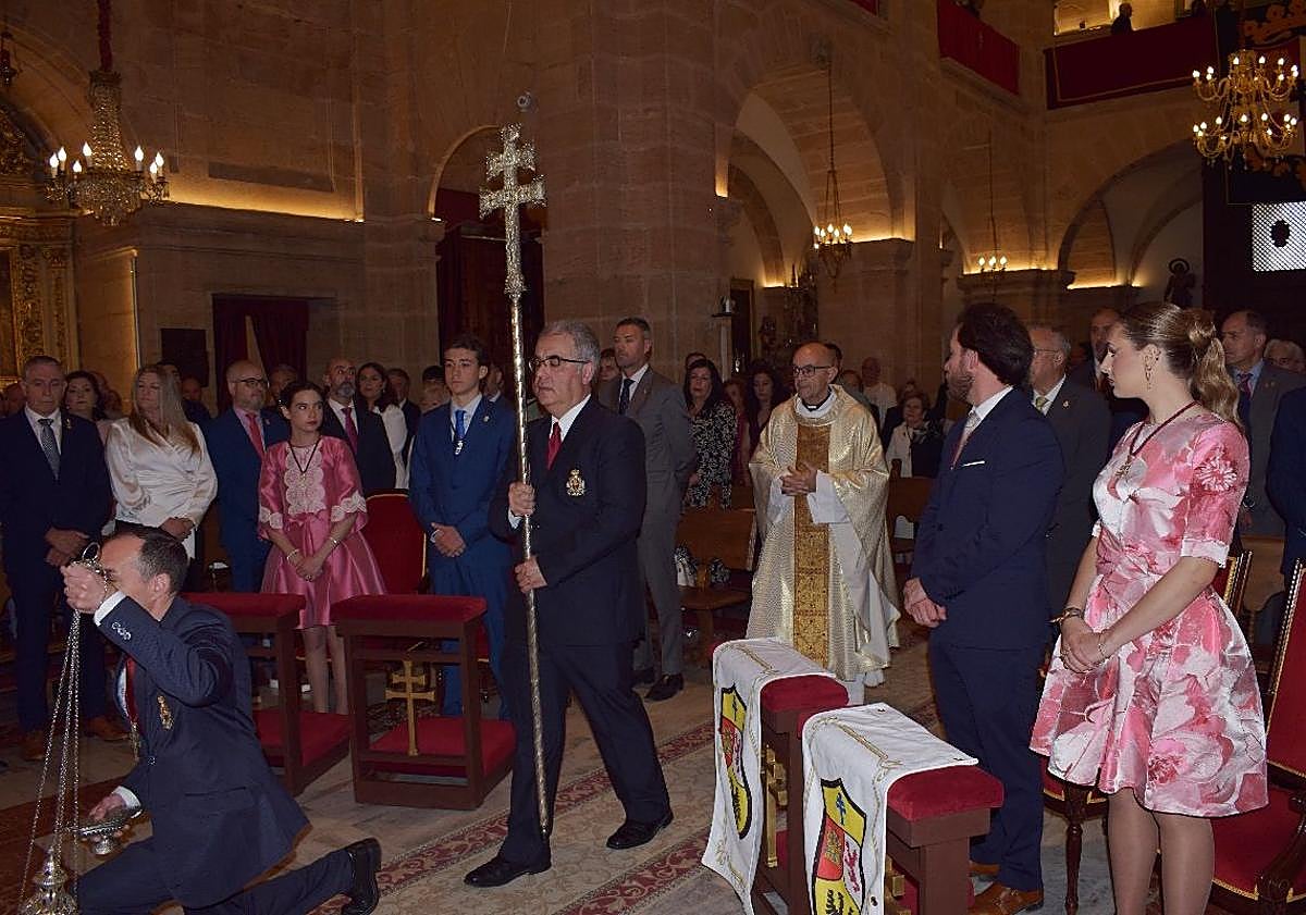 Imagen principal - La Vera Cruz bendice las banderas del Bando Cristiano