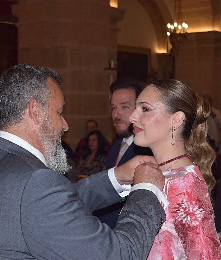 Imagen secundaria 2 - La Vera Cruz bendice las banderas del Bando Cristiano