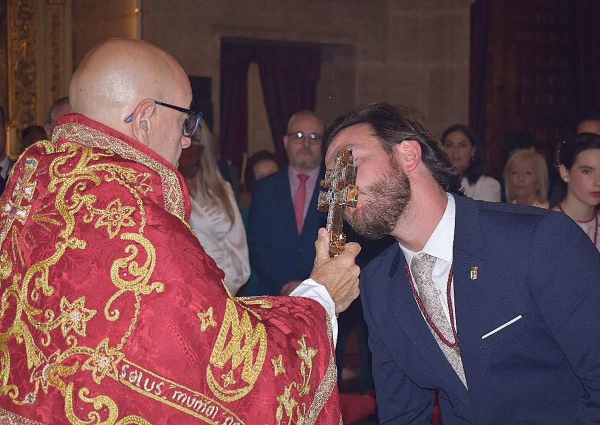 Imagen secundaria 1 - La Vera Cruz bendice las banderas del Bando Cristiano
