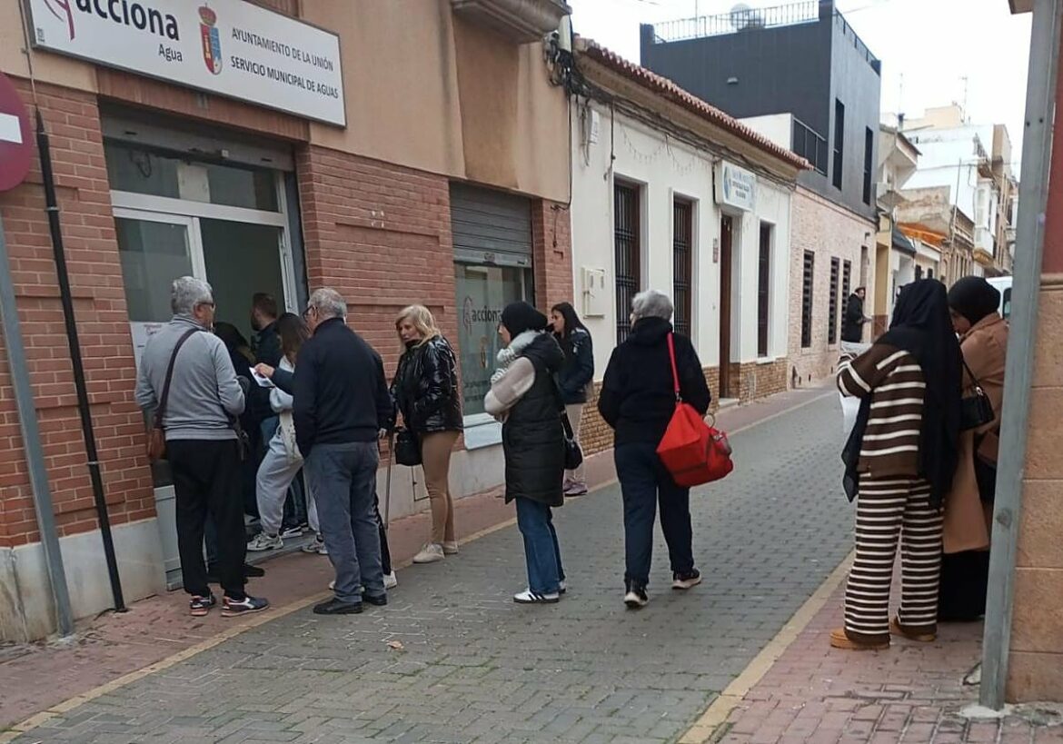 Quejas de decenas de comunidades de propietarios de La Unión por el cobro de 16 euros de tasa de basura