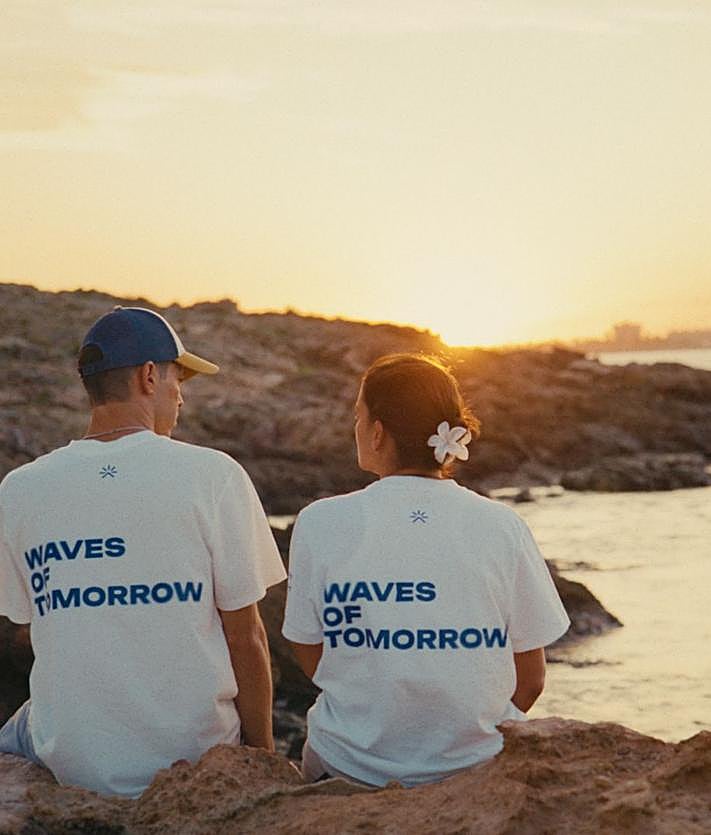 Imagen secundaria 2 - Todos los depredadores se dan cita en los bajos de Cabo de Palos a la espera de que se formen los cardúmenes de bogas ('Boops boops'). | Boga Run del Mediterráneo. Las bogas, que se alimentan de plancton, forman cardúmenes en verano. | Pol y María, en la costa de Cabo de Palos. 