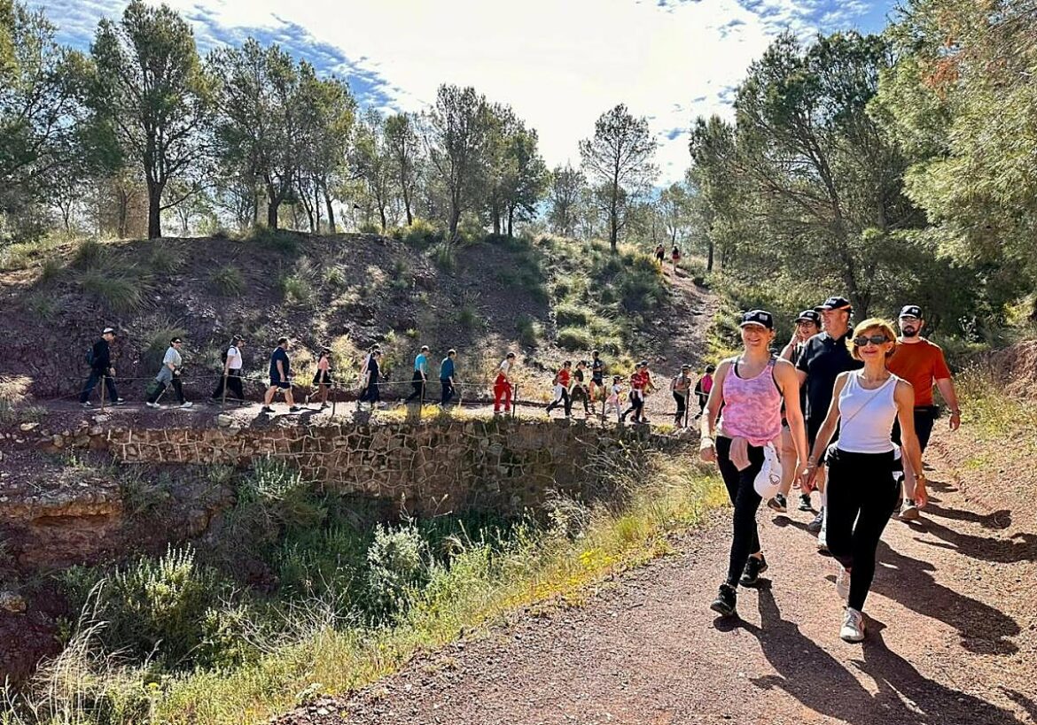 Ruta multitudinaria al Cejo de Lorca para inaugurar las mejoras en los puentes del sendero