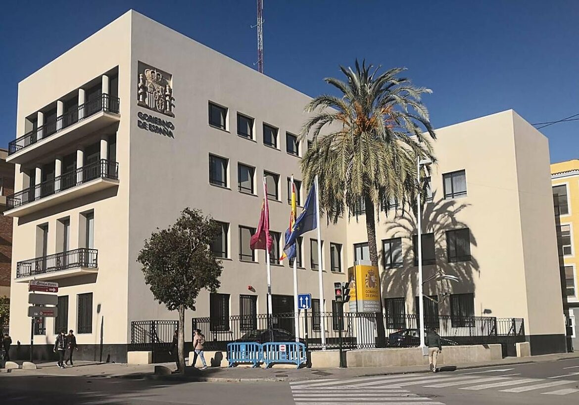 Comienza la regularización extraordinaria de personas en situación irregular: horarios, oficinas y cómo pedir cita