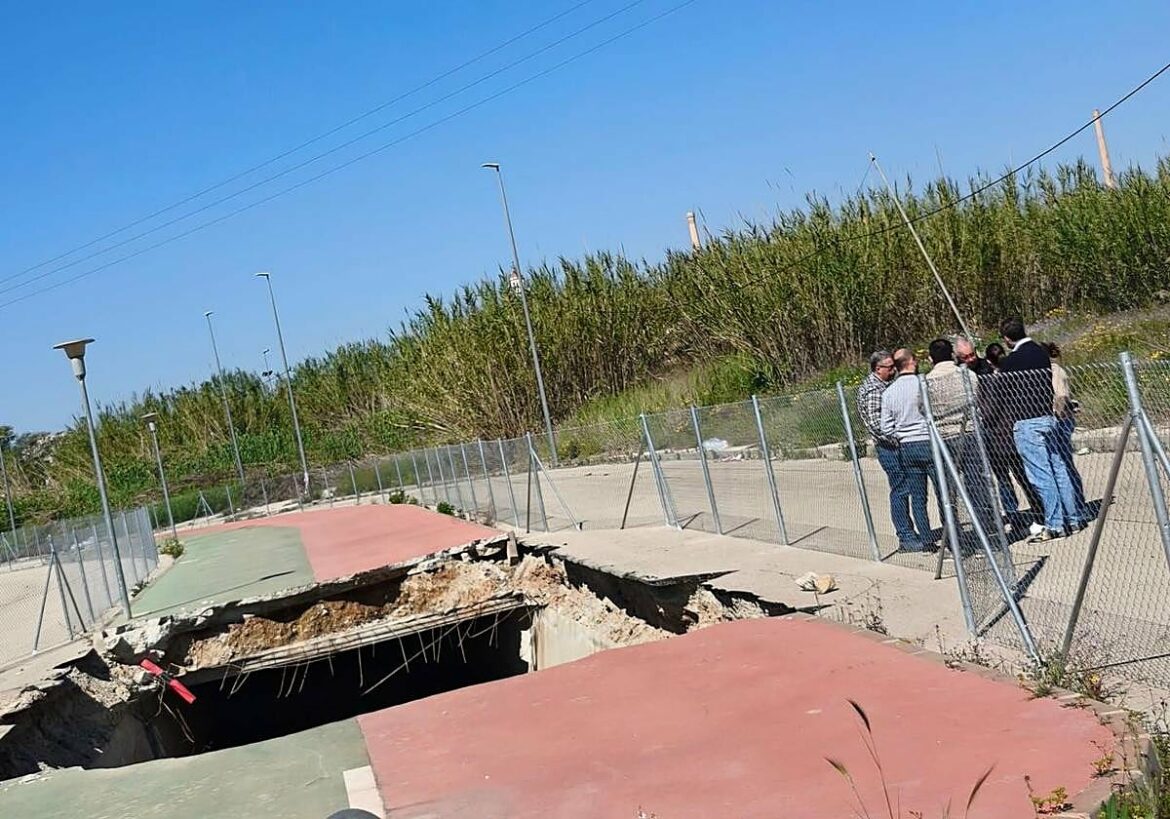 Vecinos de Ceutí exigen a la CHS el arreglo del carril bici de la rambla de Huete