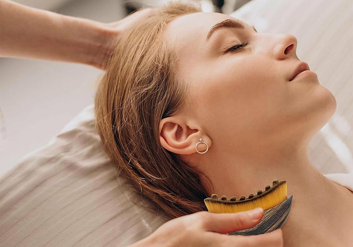 Cepillos para deshinchar la cara, la última moda ‘beauty’ que cuestionan las expertas en belleza