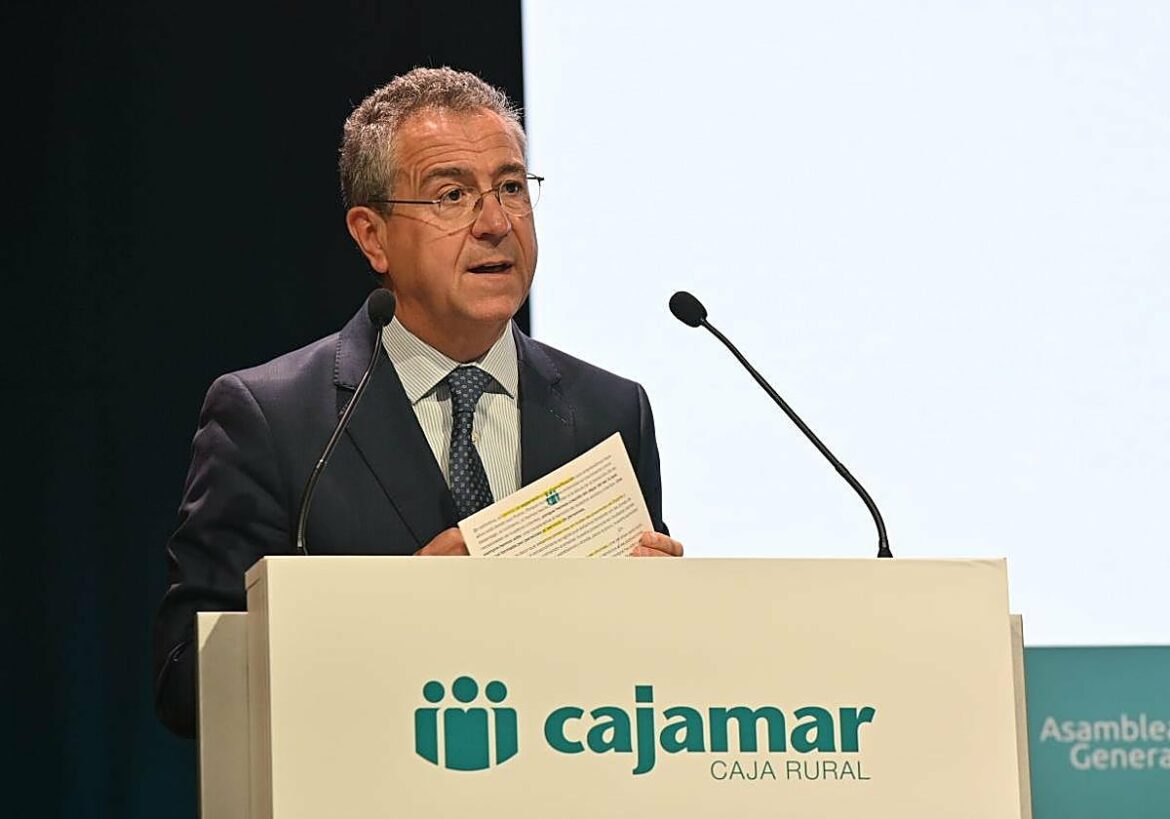 Grupo Cajamar incrementa la inversión crediticia en un 9,2%, con un papel destacado en el sector agroalimentario