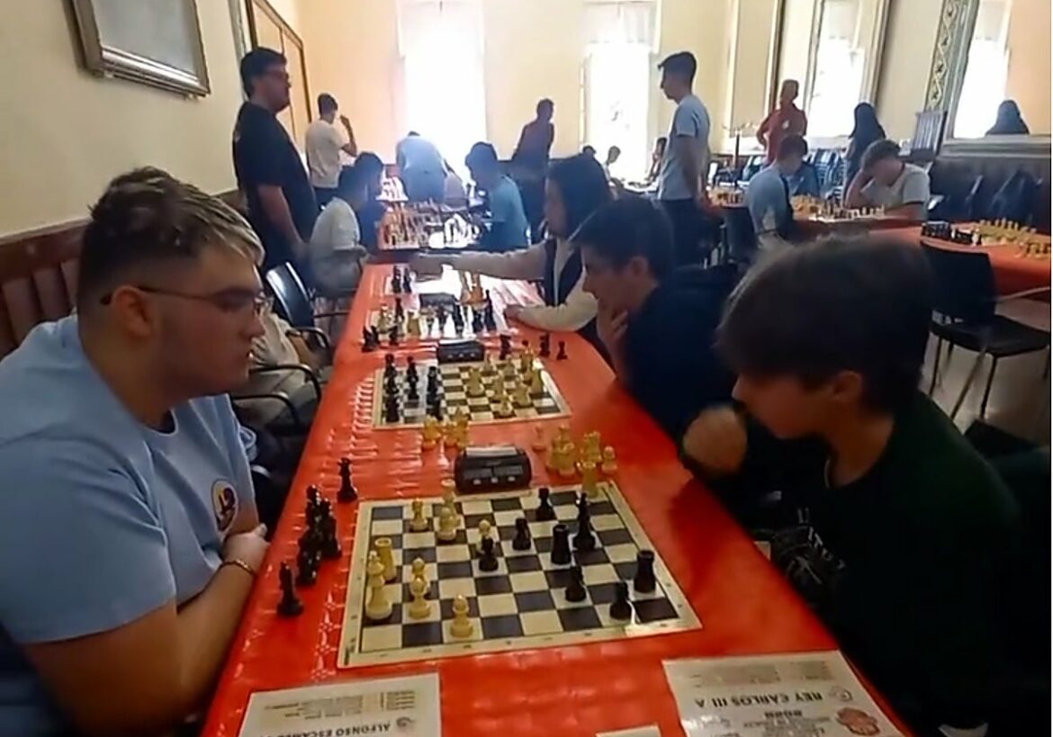 Águilas apuesta por el ajedrez para fomentar la convivencia educativa en Secundaria