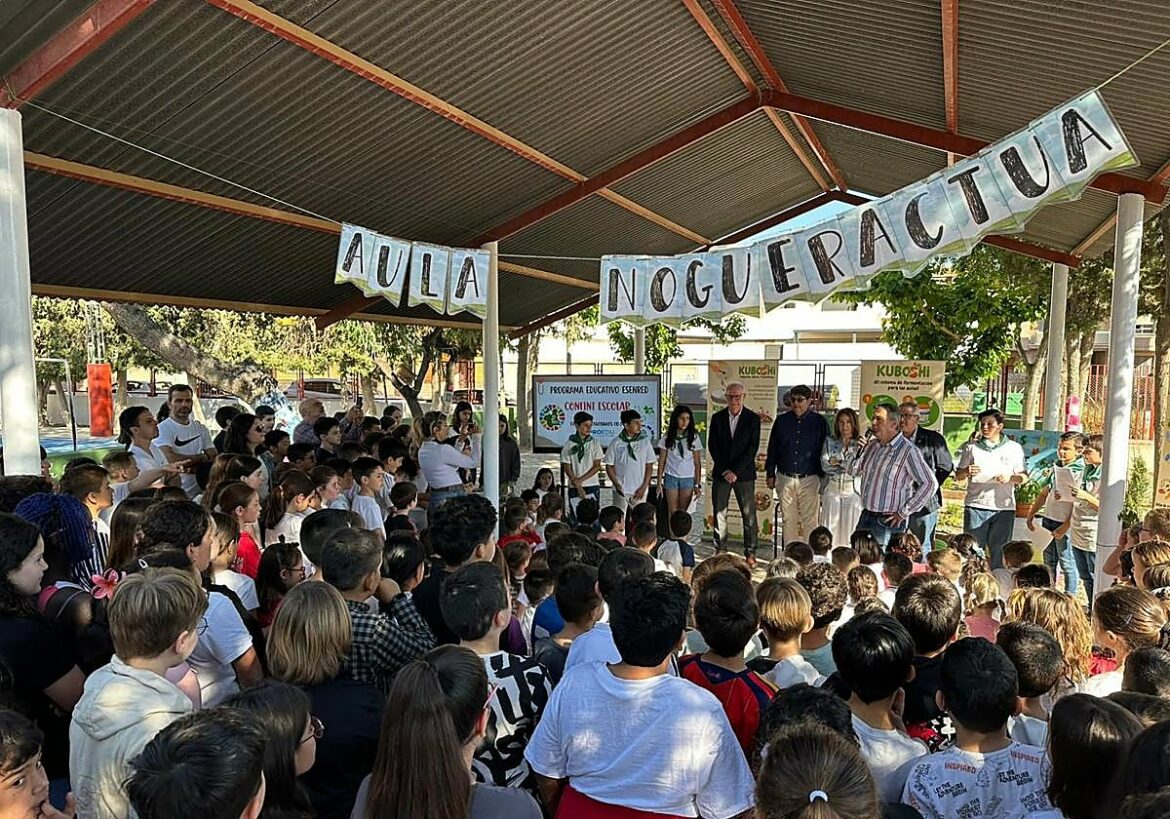 Alumnos de 30 centros educativos de Murcia aprenden a reutilizar los residuos de sus colegios en los huertos escolares