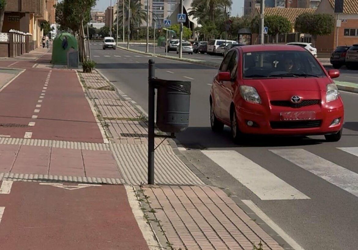 MC denuncia talas de árboles, suciedad y solares abandonados en el Ensanche de Cartagena