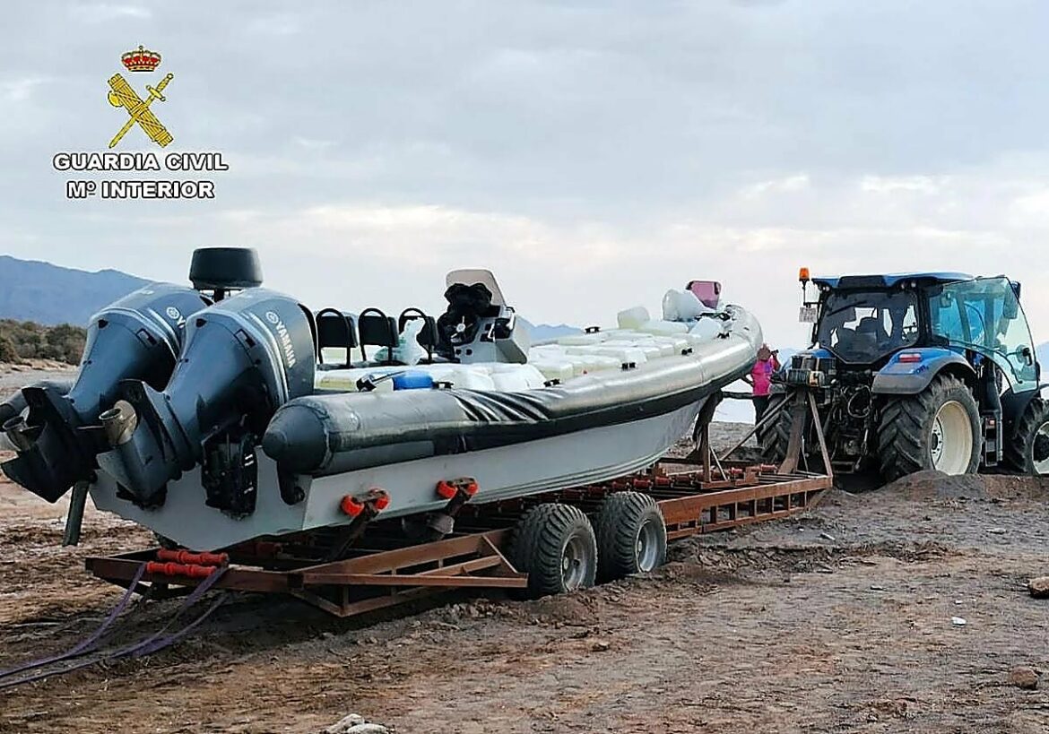 Nueve detenidos en un golpe a una red de ‘petaqueros’ asentada en el puerto pesquero de Águilas
