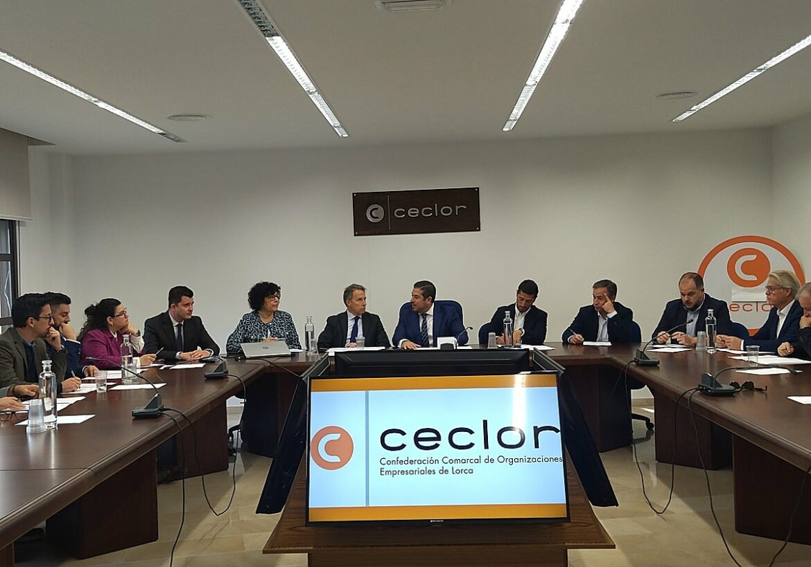 La patronal y los alcaldes de la comarca de Lorca reivindican la construcción del tercer carril de la A-7