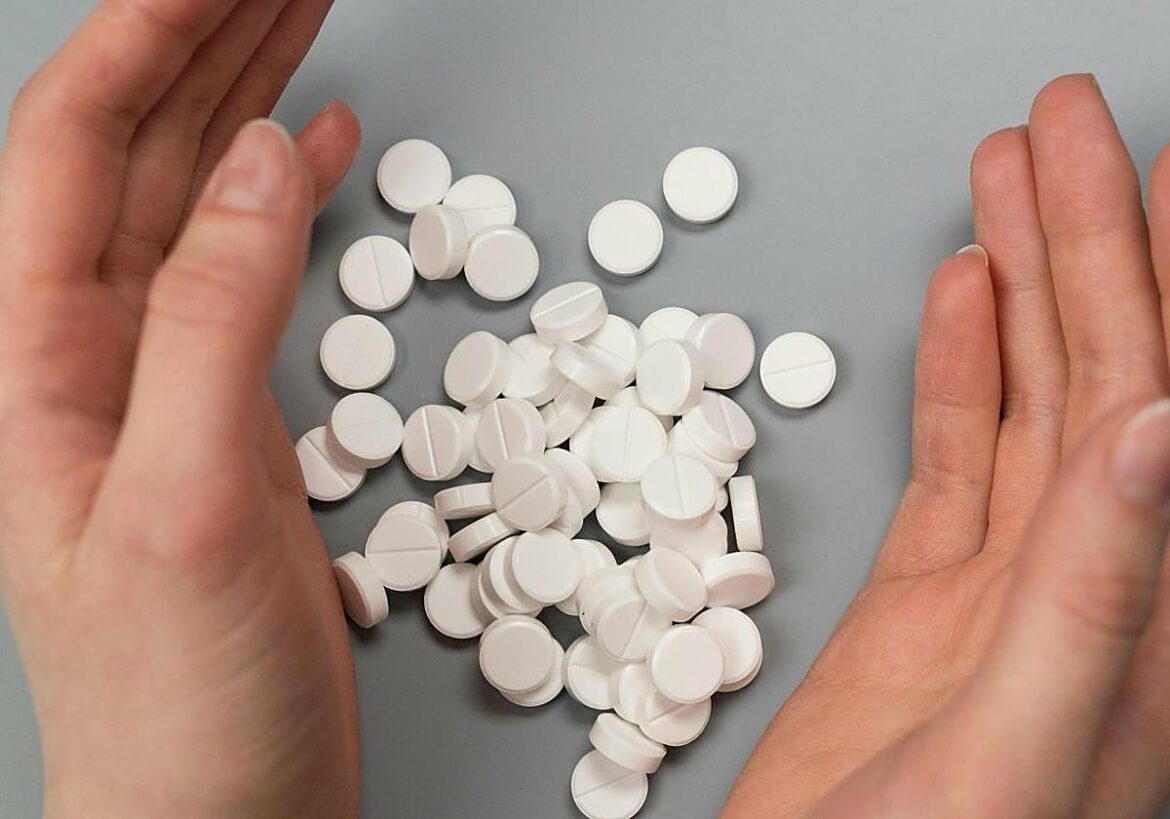 Este farmacéutico advierte del error que cometes al tomar los antibióticos y no es beber alcohol