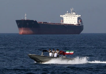 Trump dice que quiere retomar el diálogo con Irán mientras detiene uno de sus mercantes