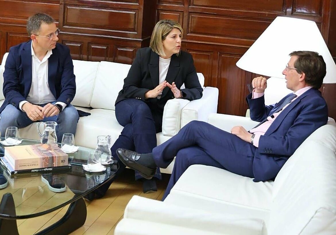 Arroyo se alía con los alcaldes de Madrid y Albacete para pedir la restitución del tren hasta Cartagena