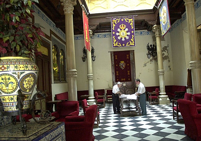 Vestíbulo principal del casino de Cartagena, que ocupa la casa Tilly.