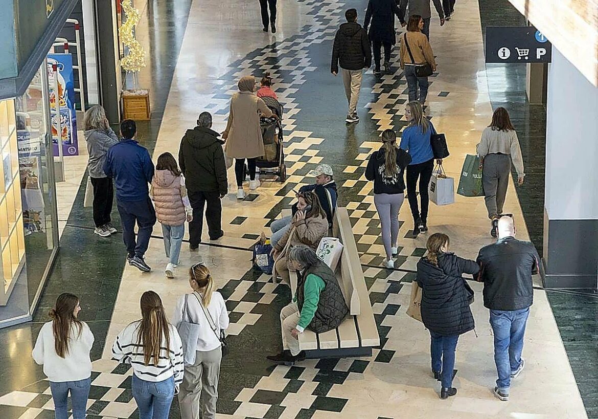 Consulta qué supermercados y tiendas abren Viernes Santo en la Región de Murcia