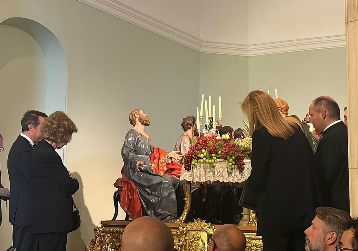 La Reina Sofía visita el Museo Salzillo de Murcia antes de la procesión de Viernes Santo