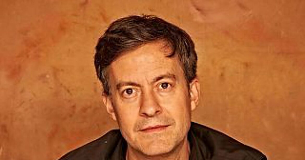 El iluminador jumillano Pedro Yagüe, finalista al Premio Max