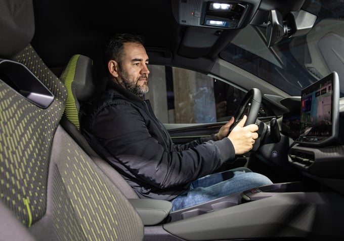 Nos subimos al Cupra Raval: eléctrico, rebelde y nacido en Barcelona