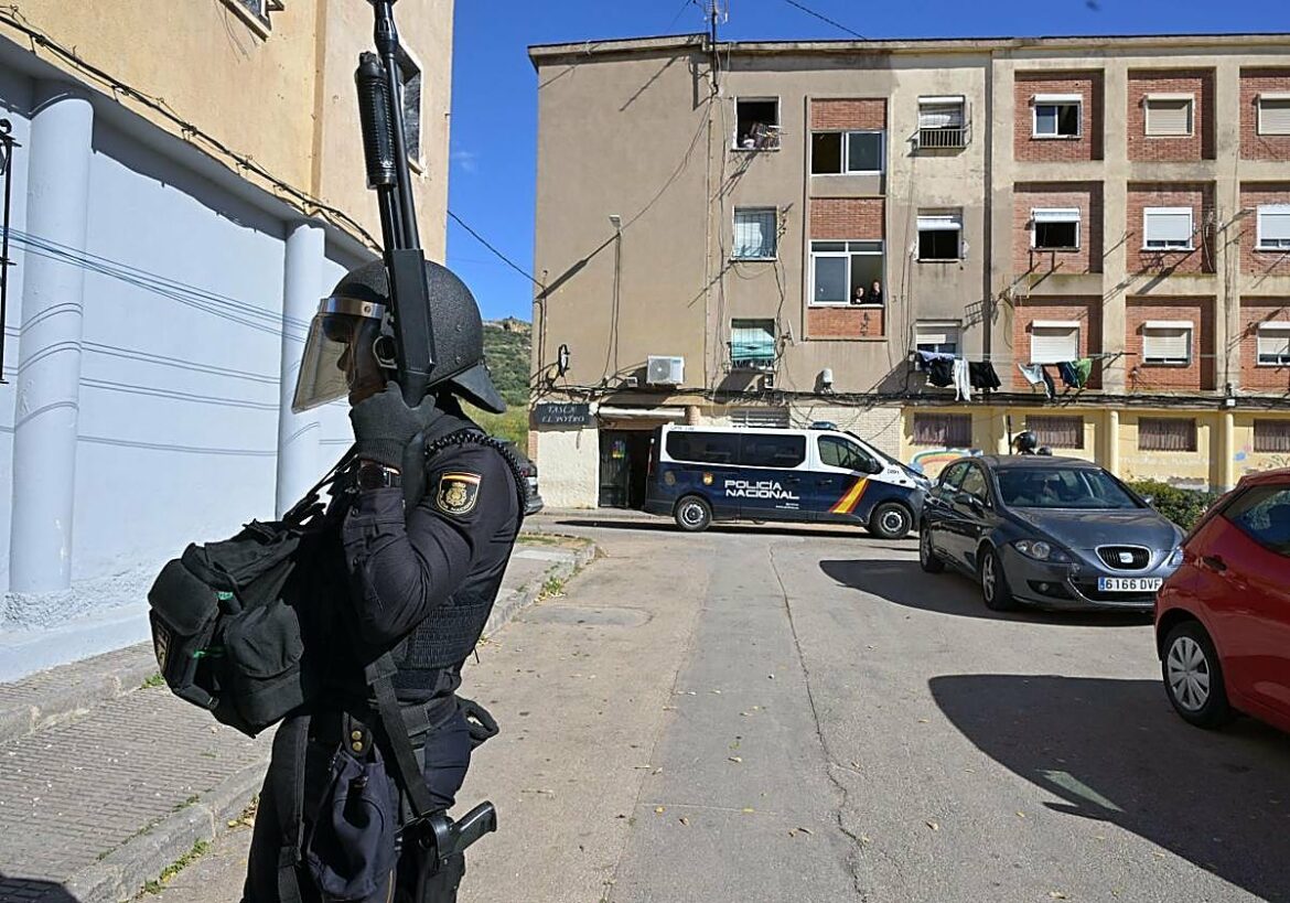 Policía Nacional lleva a cabo una operación contra el blaqueo de capitales en Lo Campano