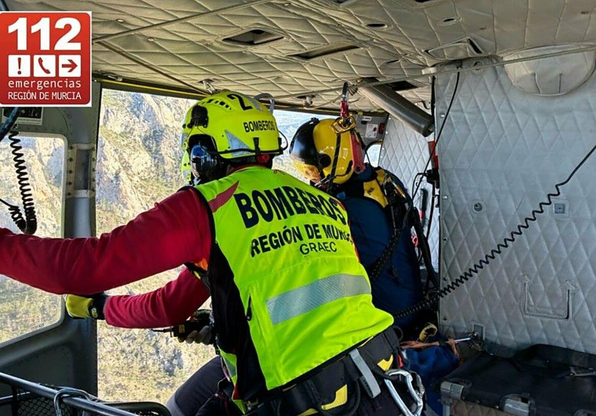 Rescatan en Fortuna a una escaladora que se había quedado atrapada en su cuerda