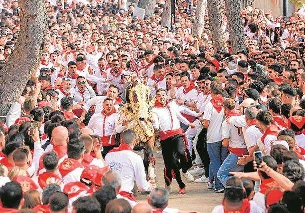 Los grandes eventos y las fiestas disparan el turismo y el negocio hostelero este puente en la Región