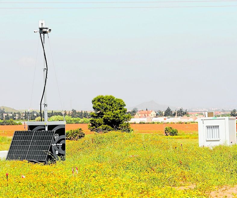 Vecinos de Los Belones, en Cartagena, piden explicaciones al consejero ante el inicio de la planta solar
