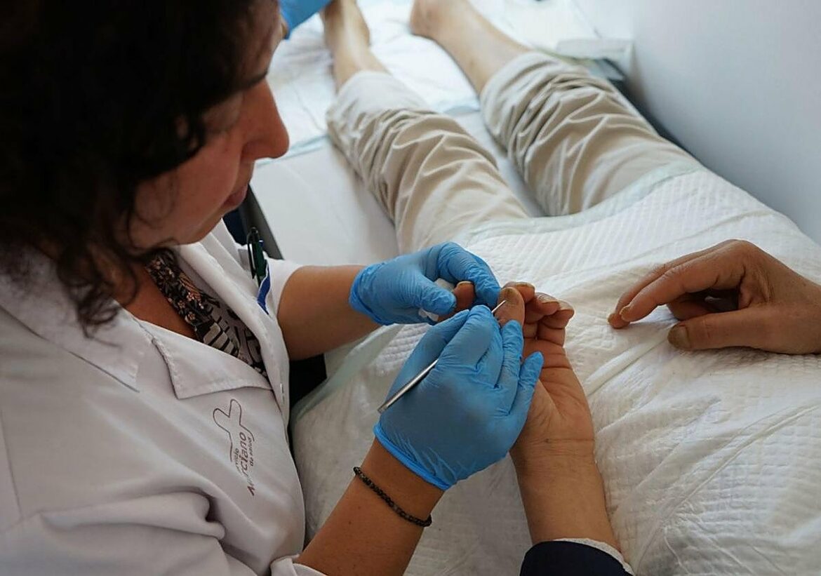 Un proyecto pionero de Enfermería en La Arrixaca ofrece cuidado especializado para las lesiones cutáneas de los enfermos de cáncer