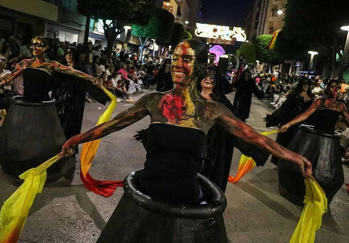 Alcantarilla prende la mecha de sus Fiestas de Mayo con la bruja como gran protagonista