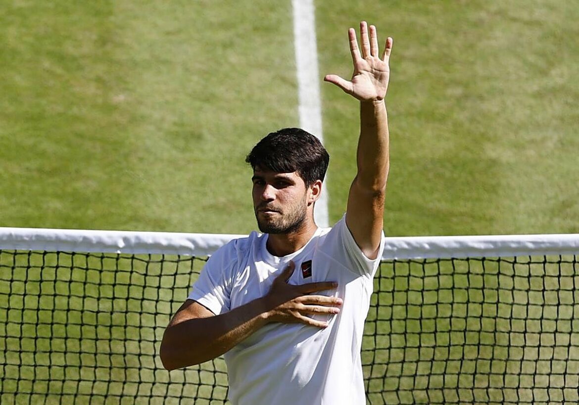 Carlos Alcaraz también se pierde la gira de hierba: no jugará en Wimbledon por su lesión en la muñeca