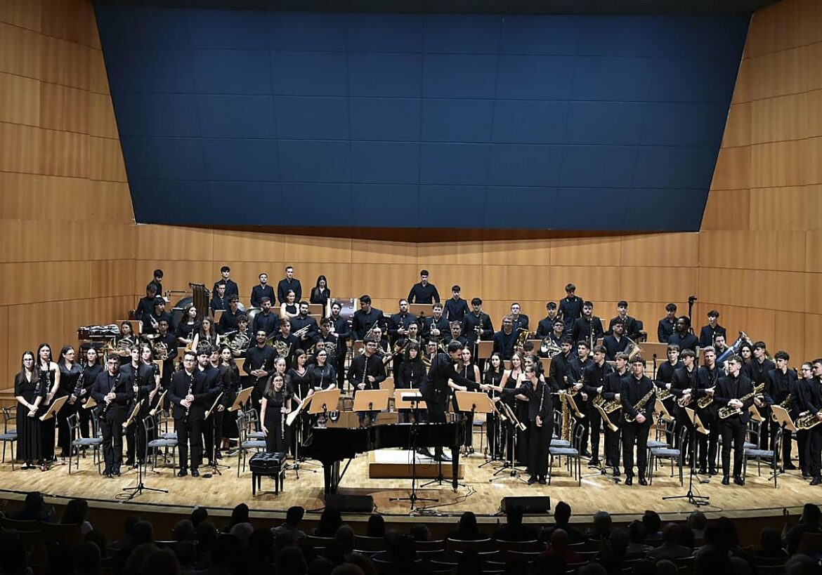 El Auditorio Regional recibe a la Agrupación Sauces y los Amigos de la Música de Lorquí