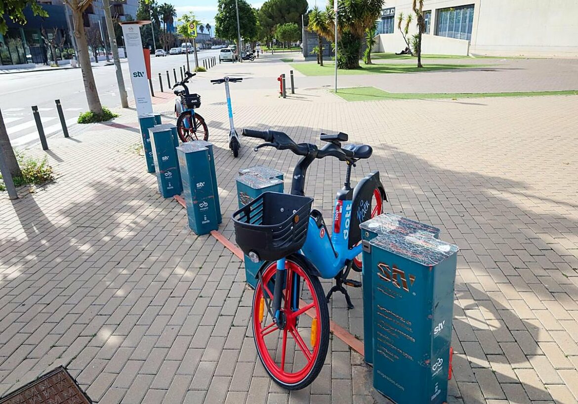 El Ayuntamiento de Murcia retirará las bancadas del antiguo servicio de alquiler de bicicletas