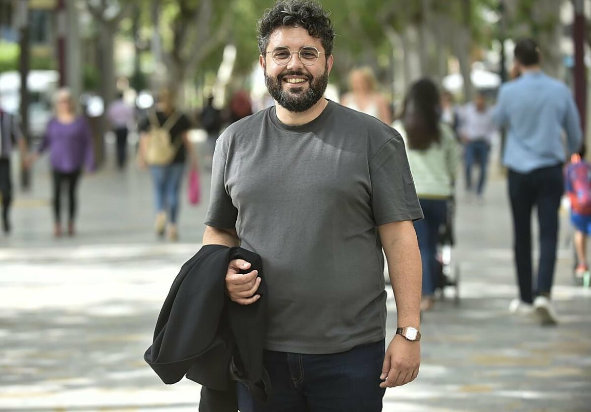 Fran Garcerá: «Me fascina la Carmen Conde humana, con sus pasiones, sus errores… y con su retenerse»